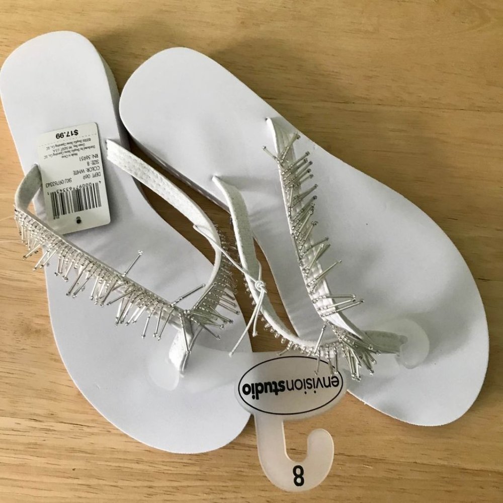 EnvisionStudio Sz.8 White Flip Flops w/Silver Beaded Fringe Trim